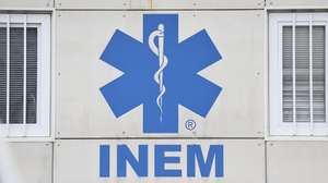 Simbolo do Instituto Nacional de Emergência Médica (INEM), na Amadora, 14 de janeiro de 2026. ANTÓNIO COTRIM/LUSA