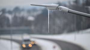 epa12633660 An icicle forms on a structure near a highway in Przemysl, Subcarpathian Voivodeship, southeastern Poland, 07 January 2026. The Polish Institute of Meteorology and Water Management expects to extend first-degree warnings for heavy snowfall in the Lublin, Podkarpackie and Malopolskie voivodeships, and to issue second-degree heavy snowfall warnings for parts of the Podkarpackie and Malopolskie voivodeships.  EPA/DAREK DELMANOWICZ POLAND OUT