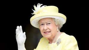 epa09774012 (FILE) - Britain's Elizabeth II waves as she arrives to St Paul's Cathedral ahead of The National Service of Thanksgiving to mark her 90th birthday in London, Britain, 10 June 2016 (reissued 20 February 2022). The Buckingham Palace on 20 February 2022 confirmed the British monarch being tested positive for Covid-19. A spokersperson of the palace was cited as saying that Her Majesty, The Queen, was 'experiencing mild cold-like symptoms' and that 'she expects to continue light duties at Windsor this week.'  EPA/FACUNDO ARRIZABALAGA *** Local Caption *** 52813545