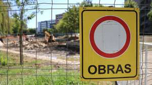 Obras de intervenção de reabilitação e renaturalização do rio Este, em Braga, 30 de julho de 2024. A Câmara Municipal de Braga e a Agência Portuguesa do Ambiente (APA) assinaram um protocolo de colaboração técnica para a regularização e renaturalização do rio entre a Lagoa e a avenida Frei Bartolomeu dos Mártires. ESTELA SILVA/LUSA