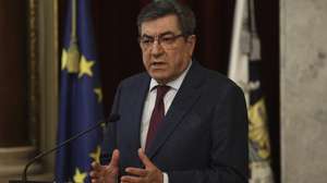 O médico João Goulãona, discursa após a assinatura do protocolo com o Instituto para os Comportamentos e as Dependências, 18 dezembro 2023, na Câmara Municipal de Lisboa.  MANUEL DE ALMEIDA/LUSA