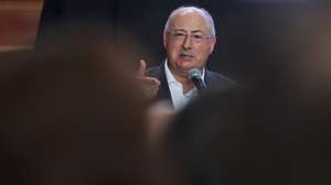 O ministro da Agricultura e Mar, José Manuel Fernandes, discursa na cerimónia de apresentação da fábrica de transformação de amêndoas da empresa Almiberia, em Beja, 30 de setembro de 2026. NUNO VEIGA/LUSA