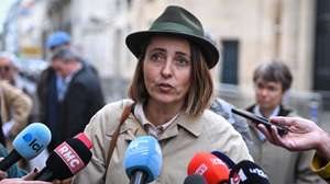 epa13319724 Secretary-general of the French General Confederation of Labour (CGT) Sophie Binet speaks to the press after a meeting with the French Prime Minister at the Hotel de Matignon in Paris, France, 21 October 2026. French Prime Minister Sebastien Lecornu is holding the meeting following violence during demonstrations against the cost of living on 17 October, and to discuss how to organize the protest planned for 5 November, as a general strike has been called.  EPA/FIRAS ABDULLAH