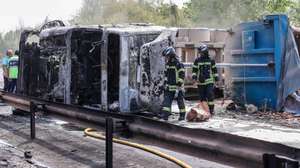 Camião incendiado