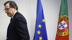 O ministro da Economia e da Coesão Territorial, Manuel Castro Almeida, à chegada para a tomada de posse dos vice-presidentes das CCDR da Norte e Lisboa e Vale do Tejo, seguidas de reuniões dos Conselhos Regionais para apresentação do PTRR - Portugal, Transformação, Recuperação e Resiliência, em Lisboa, 03 de março de 2026. ANTÓNIO PEDRO SANTOS/LUSA