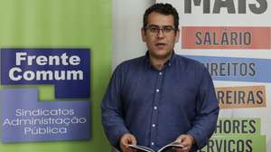 O coordenador da Frente Comum, Sebastião Santana, durante a conferência de imprensa para apresentar o desenvolvimento da luta dos trabalhadores da Administração Pública e que decorreu na sede da Federação Nacional dos Sindicatos dos Trabalhadores em Funções Públicas e Sociais, em Lisboa, 23 de fevereiro de 2023. A Frente Comum convocou uma greve nacional para o próximo dia 17 de março de 2023. ANTÓNIO COTRIM/LUSA