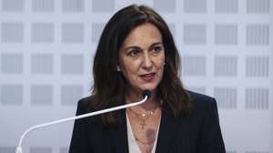 A ministra da Justiça, Rita Alarcão Júdice, usa da palavra durante a cerimónia de posse dos novos diretores-Adjuntos do Centro de Estudos Judiciários e sessão de encerramento do 1.º Ciclo dos Cursos de Formação Inicial de Magistrados 2024/2025, no Centro de Estudos Judiciários em Lisboa, 15 de julho de 2025. TIAGO PETINGA/LUSA