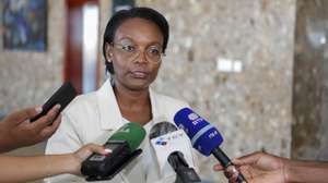 A presidente da Comissão Nacional de Eleições (CNE), Maria do Rosário Gonçalves, fala aos jornalistas durante uma conferência de imprensa após entregar o relatório de atividades de 2020 à Assembleia Nacional, Cidade da Praia, Cabo verde, 29 de dezembro de 2021. ELTON MONTEIRO/LUSA