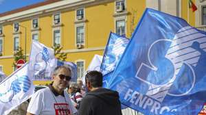 O secretário-geral da FENPROF, Mário Nogueira, durante uma ação de protesto organizada pela Federação Nacional dos Professores (FENPROF), junto ao Ministério das Finanças, Lisboa, 23 de outubro de 2023. ANTÓNIO COTRIM/LUSA