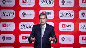 O presidente da Federação Portuguesa de Futebol (FPF), Fernando Gomes, durante a conferência, na Cidade do Futebol, em Oeiras, 27 de novembro de 2023. RODRIGO ANTUNES/LUSA