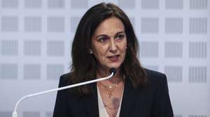 A ministra da Justiça, Rita Alarcão Júdice, usa da palavra durante a cerimónia de posse dos novos diretores-Adjuntos do Centro de Estudos Judiciários e sessão de encerramento do 1.º Ciclo dos Cursos de Formação Inicial de Magistrados 2024/2025, no Centro de Estudos Judiciários em Lisboa, 15 de julho de 2025. TIAGO PETINGA/LUSA