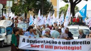 Desfile promovido pela FENPROF no Dia Mundial do Professor para exigir a valorização da profissão docente, a dignificação da carreira e respostas concretas do governo para a Escola Pública, em Lisboa, 05 de outubro de 2026. TIAGO PETINGA/ LUSA
