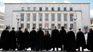 Estudantes da Universidade de Coimbra manifestam-se contra aumento das propinas, uma iniciativa da Associação Académica de Coimbra (AAC), na sequência da ação de sensibilização que promoveu, com o apoio dos seus Núcleos de Estudantes, para o eventual aumento de propinas, decisão que será tomada na reunião do Conselho Geral da Universidade de Coimbra, na Universidade de Coimbra, 27 de maio de 2013.  PAULO NOVAIS / LUSA