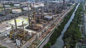epa09496218 An aerial picture taken with a drone showing the Petrobras refinery in Duque de Caxias (REDUC), in Rio de Janeiro, Brazil, 29 September 2021. The Petrobras company confirmed on 29 September that it readjusted diesel prices at refineries by 8.89 percent with immediate effect.  EPA/ANDRE COELHO