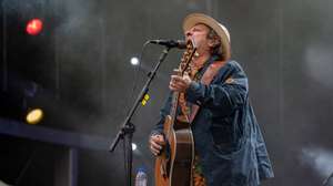 epa10746675 Portuguese singer Jorge Palma performs live in concert on the first day of the Mares Vivas Festival in Madalena, Vila Nova de Gaia, Portugal, 14 July 2023. The festival  runs until 16 July.  EPA/RUI FARINHA