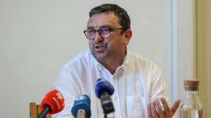 O presidente do Sindicato dos Jornalistas, Luís Filipe Simões, intervém durante uma conferência de imprensa do SJ para anunciar a greve geral de jornalistas para dia 19 de março em protesto contra os baixos salários, a precariedade e a degradação acentuada das condições de exercício do jornalismo, Lisboa, 19 de fevereiro de 2024. MIGUEL A. LOPES/LUSA