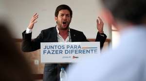 O presidente do CDS-PP, Francisco Rodrigues dos Santos, discursa na sessão de apresentação dos candidatos da coligação CDS-PP/PPD-PSD e Independentes ao concelho de Montemor-o-Novo, com o lema “Juntos Para Fazer Diferente. Montemor-o-Novo, 18 de junho de 2021. NUNO VEIGA/LUSA