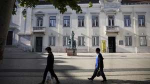 Fachada do edifício da Santa Casa da Misericórdia de Lisboa, 16 de abril de 2024. Museu de São Roque. Estátua do Padre António Vieira. CARLOS M. ALMEIDA/LUSA