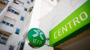 Símbolo do IEFP, no Centro de Emprego da Avenida 5 de Outubro, em Lisboa, 12 de agosto de 2024. Trabalho. Emprego. Desemprego. ANTÓNIO PEDRO SANTOS/LUSA