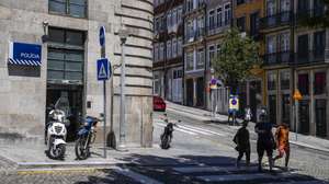 A Esquadra do Infante, a maior esquadra da PSP, no centro do Porto, teve de encerrar o atendimento ao público no passado dia 22 de julho por falta de pessoal, Porto, 25 de julho de 2022. O ministro da Administração Interna José Luís Carneiro, esclareceu hoje que a esquadra da PSP, na baixa do Porto suspendeu temporariamente o atendimento e esta decisão de “ajustamento do horário” de funcionamento “não é a primeira vez que acontece” no país. JOSÉ COELHO/LUSA
