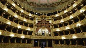 A sala principal do Teatro Nacional de São Carlos que sofreu um processo de modernização, foi hoje visitada pelo ministro da Cultura, Pedro Adão e Silva, Lisboa, 06 de fevereiro de 2024. TIAGO PETINGA/LUSA