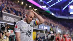 epa12993847 Christian Eriksen of Wolfsburg reacts after the Bundesliga Relegation Play-offs 2nd leg soccer match between SC Paderborn and VfL Wolfsburg in Paderborn, Germany, 25 May 2026.  EPA/CHRISTOPHER NEUNDORF The DFL regulations prohibit any use of photographs as image sequences and/or quasi-video