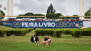 Primeiro dia da Feira do Livro de Lisboa, que estará aberta ao público entre 04 e 22 de junho, no Parque Eduardo VII, em Lisboa, 04 de junho de 2025. ANTÓNIO COTRIM/LUSA