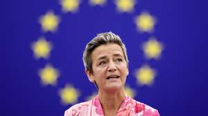 epa11609240 European Commissioner for Competition Margrethe Vestager speaks during a debate on 'Global measures towards social media platforms - Strengthening the role of DSA and protecting democracy and freedom in the online sphere' during the plenary session of the European Parliament in Strasbourg, France, 17 September 2024.  EPA/Teresa Suarez