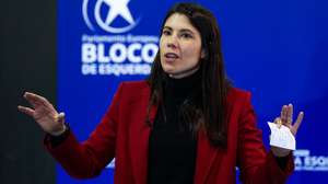 A coordenadora do Bloco de Esquerda (BE), Mariana Mortágua, durante a intervenção no almoço-comício que antecede o início das Jornadas Parlamentares da partido, que decorrem de 27 a 28 de janeiro, em Coimbra, 26 de janeiro de 2025. PAULO NOVAIS/LUSA