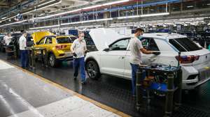 Employees work on the construction of Volkswagen T-Roc at Autoeuropa's plant in Palmela, Setubal, Portugal, 13 May 2020. JOSE SENA GOULAO/LUSA