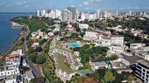 Fotografia aérea sobre o hotel Polana, em Maputo, Moçambique, 23 de abril de 2020. ANTÓNIO SILVA/LUSA