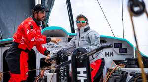 Os velejadores portugueses Frederico Melo (E) e Mariana Lobato (D) da equipa de vela da classe VO65, Mirpuri Foundation Racing Team, durante um treino de preparação para a primeira edição da "The Ocean Race Europe", que terá início a 29 de maio em Lorient, França, e terminará em Génova, Itália, ao largo de Cascais, 10 de maio de 2021. (ACOMPANHA TEXTO DA LUSA DO DIA 13 DE MAIO DE 2021). JOSE SENA GOULAO/LUSA