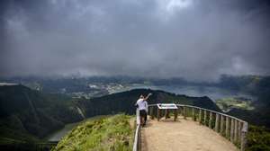 Turistas visitam a Lagoa das Sete Cidades, Ilha de São Miguel, Açores, 15 de junho de 2021. EDUARDO COSTA/LUSA