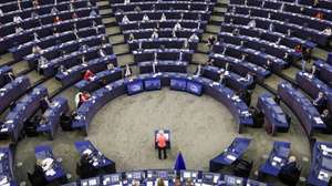 epaselect epa09469043 European Commission President Ursula von der Leyen delivers a speech during a debate on 'The State of the European Union' at the European Parliament in Strasbourg, France, 15 September 2021.  EPA/JULIEN WARNAND