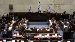 epa10766137 Israel's Knesset Speaker Amir Ohana (C) presides over a session to vote on law on justice system reform, Israel, 24 July 2023. Mass protests continue across the country as the Israeli parliament, or Knesset, is set to hold a final vote on the bill that would limit the Supreme Court's powers.  EPA/ABIR SULTAN