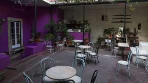 A Casa Independente abriu há 11 anos no Largo do Intendente e tem sido palco de concertos, exposições, apresentações de livros, cinema, mesas-redondas, conferências, residências artísticas e performances. No entanto, está em vias de encerrar, dado que o edifício que ocupa será colocado à venda e, por isso, não terá o contrato de arrendamento renovado, em Lisboa, 10 de outubro de 2023. Nos últimos anos, vários espaços culturais e coletividades de Lisboa foram despejados das sedes, apanhados no processo de gentrificação da cidade, havendo atualmente pelo menos quatro com avisos dos respetivos senhorios: Arroz Estúdios, Casa Independente, Sirigaita e SMOP. (ACOMPANHA TEXTO DA LUSA DO DIA 21 DE OUTUBRO DE 2023). JOSÉ SENA GOULÃO/LUSA
