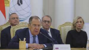 epa10987499 Russian Foreign Minister Sergei Lavrov hosts a meeting about Gaza with foreign ministers from members of the Arab League and the Organisation of Islamic Cooperation, amid the ongoing conflict between Israel and the Palestinian Islamist group Hamas, in Moscow, Russia, 21 November 2023. The delegation arrived in Moscow after visiting Beijing.  EPA/EVGENIA NOVOZHENINA / POOL