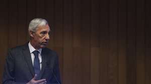O ministro dos Negócios Estrangeiros, João Gomes Cravinho, intervém durante a apresentação pública do Comité Nacional para a Década do Oceano em Lisboa, 24 de Janeiro de 2024. O Comité Nacional para a Década do Oceano que tem a missão de desenvolver e coordenar a ação de Portugal para a concretização das metas da Década das Nações Unidas das Ciências do Oceano para o Desenvolvimento Sustentável 2021-2030, com uma visão particular para o Atlântico e intimamente relacionada com os Objetivos de Desenvolvimento Sustentável (ODS) da Agenda 2030, especialmente o “ODS 14 – Conservar e usar de forma sustentável os oceanos, os mares e os recursos marinhos numa perspetiva de desenvolvimento sustentável”. TIAGO PETINGA/LUSA