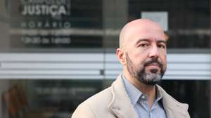 O porta-voz do Grupo 1143, Mário Machado, à chegada ao Juízo Local Criminal, Juiz 1, no Campus de Justiça, para o início do julgamento onde é acusado pelos crimes de discriminação e incitamento ao ódio e à violência que teve como principal alvo Renata Cambra, do Movimento Alternativa Socialista (MAS), em Lisboa, 06 de fevereiro de 2024. MANUEL DE ALMEIDA/LUSA