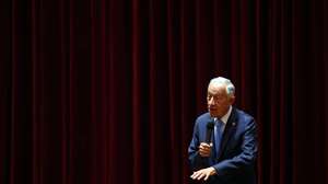 O Presidente da República, Marcelo Rebelo de Sousa, profere uma aula-debate intitulada: "Democracia em tempo de crises", na Universidade de Cabo Verde, Cidade da Praia, 02 de maio de 2024. O Presidente português termina hoje uma visita a Cabo Verde onde participou nas comemorações dos 50 anos da libertação dos presos do Campo de Concentração do Tarrafal. NUNO VEIGA/LUSA
