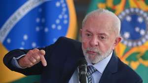 epa11491730 Brazilian President Luiz Inacio Lula da Silva speaks during an interview with journalists from international news agencies at the Palacio de la Alvorada in BrasÃ­lia, Brazil, 22 July 2024.  EPA/Andre Borges