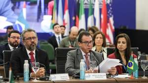 epa11496274 Brazil&#039;s Labor and Employment Minister Luiz Marinho (C) speaks during the first meeting of labour and employment ministers from the G20 countries, in Fortaleza, Brazil, 25 July 2024. The Ministers of Labour and Employment of the G20 countries, the forum that brings together the largest economies on the planet, are meeting on 25 and 26 July in Fortaleza, in parallel with the meeting of Finance Ministers taking place in Rio de Janeiro.  EPA/JARBAS OLIVEIRA