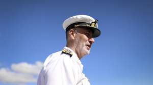 O chefe do Estado-Maior da Armada, almirante Henrique Gouveia e Melo, antes do lançamento da expedição científica ao Monte Submarino Gorringe, no Navio Santa Maria Manuela, na Marina do Parque das Nações em Lisboa, 07 de setembro de 2024. FILIPE AMORIM/LUSA