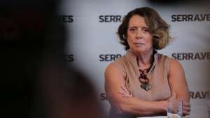 A membro do Conselho de Administração da Fundação de Serralves, Isabel Pires de Lima durante encontro promovido para abordar assuntos relacionados com a alegada censura de algumas fotografias do artista Robert Mapplethorpe, em exposição na Fundação de Serralves, Porto, 26 setembro 2018. MANUEL FERNANDO ARAÚJO/LUSA