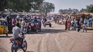 epa11898829 Sudanese refugees in Gerbana, a village 22km from the Sudanese border, South Sudan, 11 February 2025 (issued on 15 February 2025). About 110,000 people have arrived in Renk County since December 2024, according to MSF, with 70,000 living in informal settlements such as Gerbana and Atham. There are 975,079 Sudanese refugees in South Sudan, according to UNHCR.  EPA/DIEGO MENJIBAR