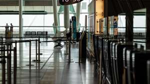 Zona de partidas vazia no Aeroporto Francisco Sá Carneiro que se encontra hoje fechado para obras na pista, Maia, 10 de setembro de 2025. As obras de reforço estrutural da pista deverão estar concluídasno final de 2026. JOSÉ COELHO/LUSA