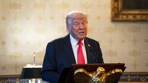 epa12036034 US President Donald Trump speaks during an Easter prayer service and dinner in the Blue Room of the White House in Washington, DC, USA, 16 April 2025.  EPA/AL DRAGO / POOL