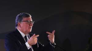 O presidente da Mesa da Assembleia Geral do Conselho da Diáspora Portuguesa, José Manuel Durão Barroso, discursa no encontro anual do Conselho da Diáspora Portuguesa, na Cidadela de Cascais, 20 de dezembro de 2024. TIAGO PETINGA/LUSA