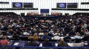 epa12228703 Members of the European Parliament attend a vote motion of censure of the Commission at the European Parliament in Strasbourg, France, 10 July 2025.  EPA/GUILLAUME HORCAJUELO