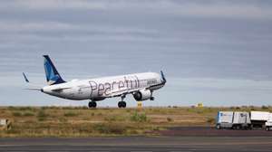 Aeronave Airbus A321LR da SATA Azores Airlines após descolar do aeroporto de Ponta Delgada, 03 de agosto de 2025. NUNO VEIGA/LUSA